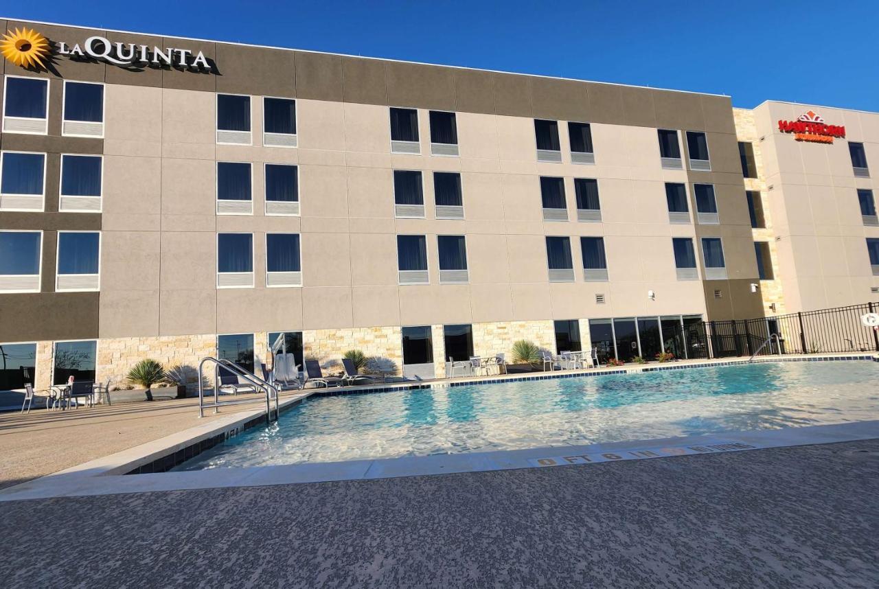 Hawthorn Suites By Wyndham Del Rio Extérieur photo